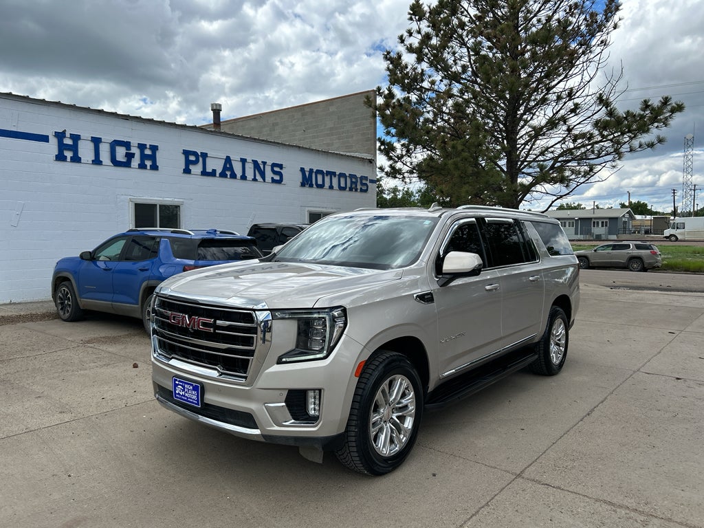 2021 GMC Yukon XL SLT in Pearl Beige Metallic — front three-quarter view